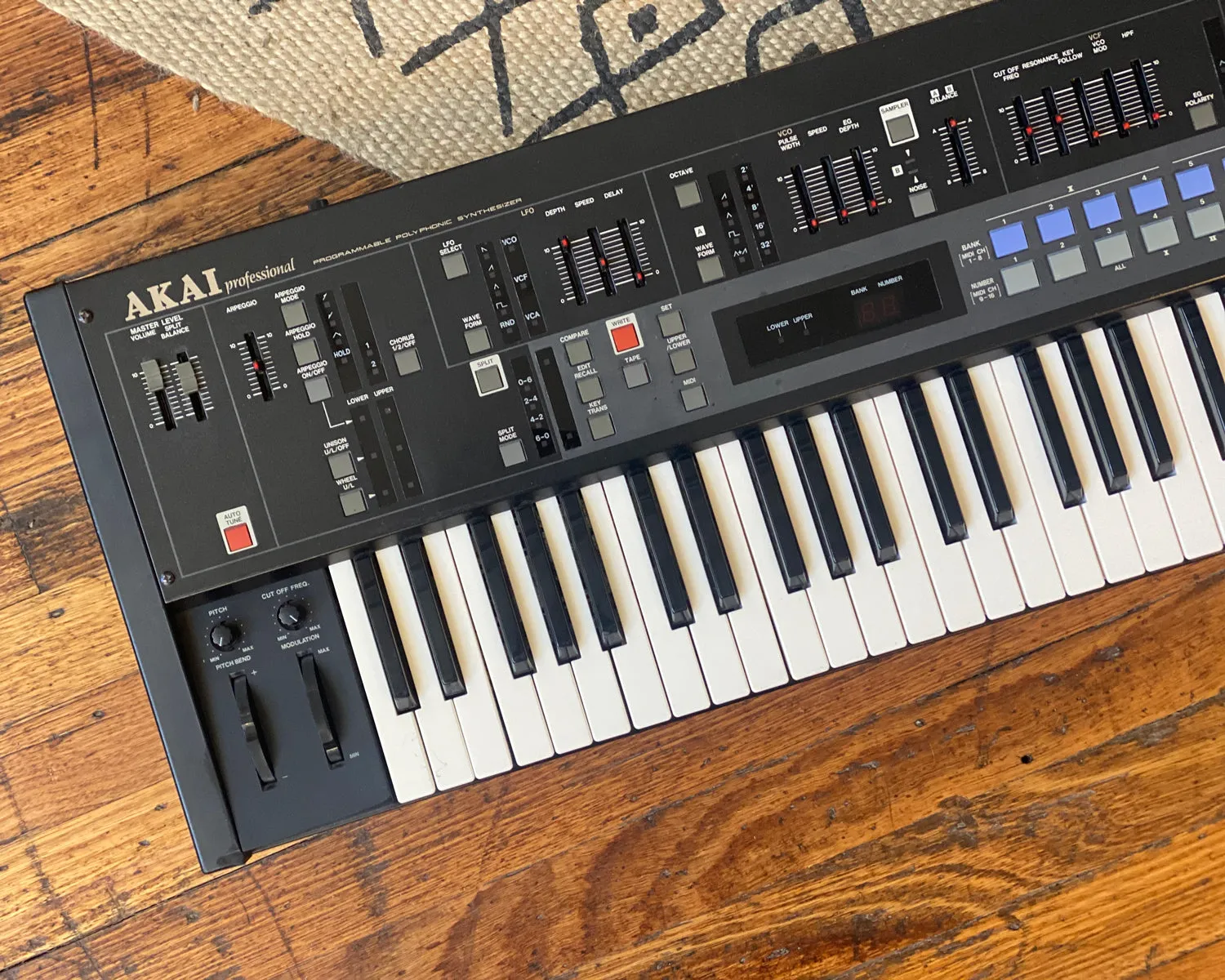 '86 Akai Professional AX60 🇯🇵