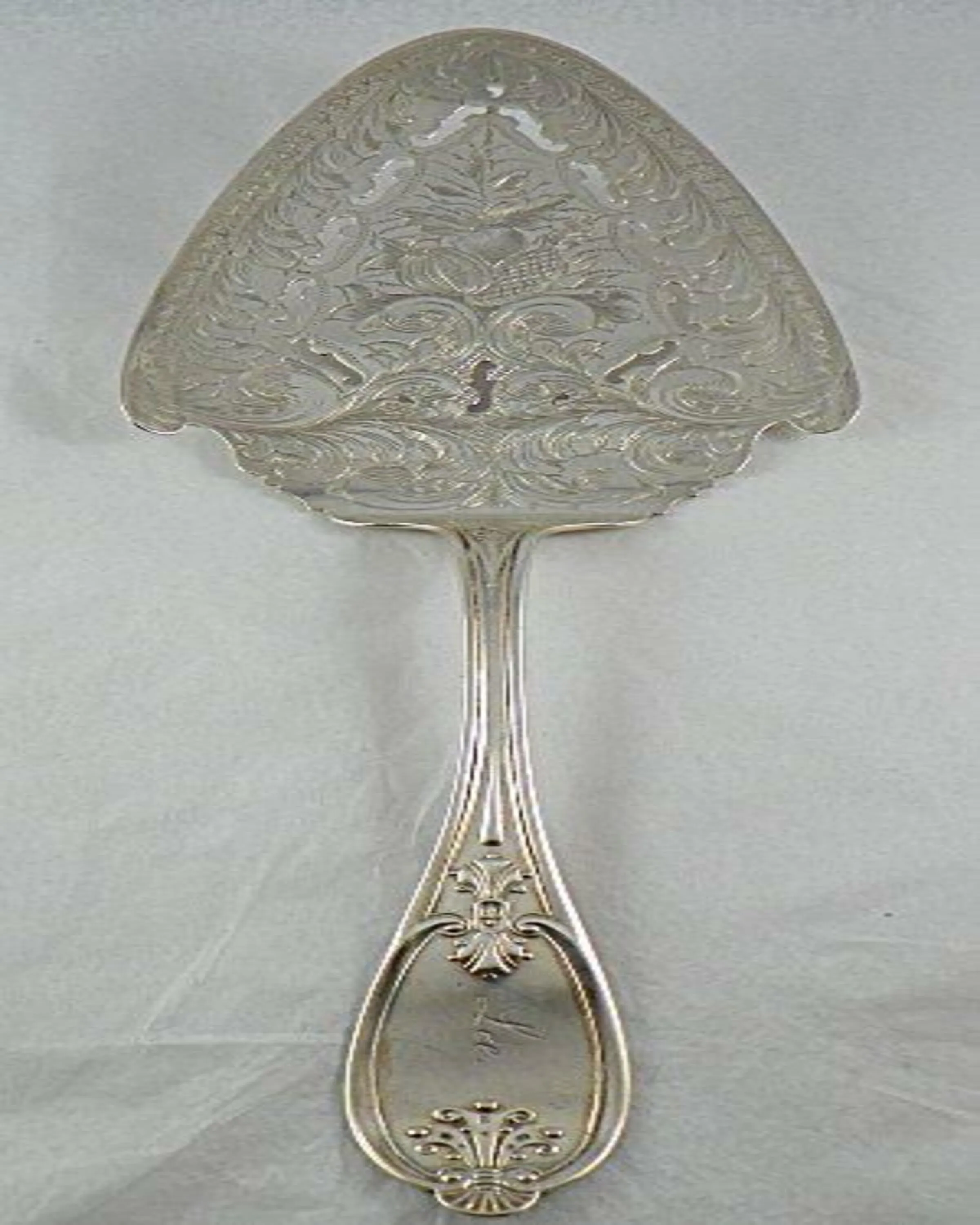 Mugal Silver Plated Cake and Flat - Angie Homes Serverware