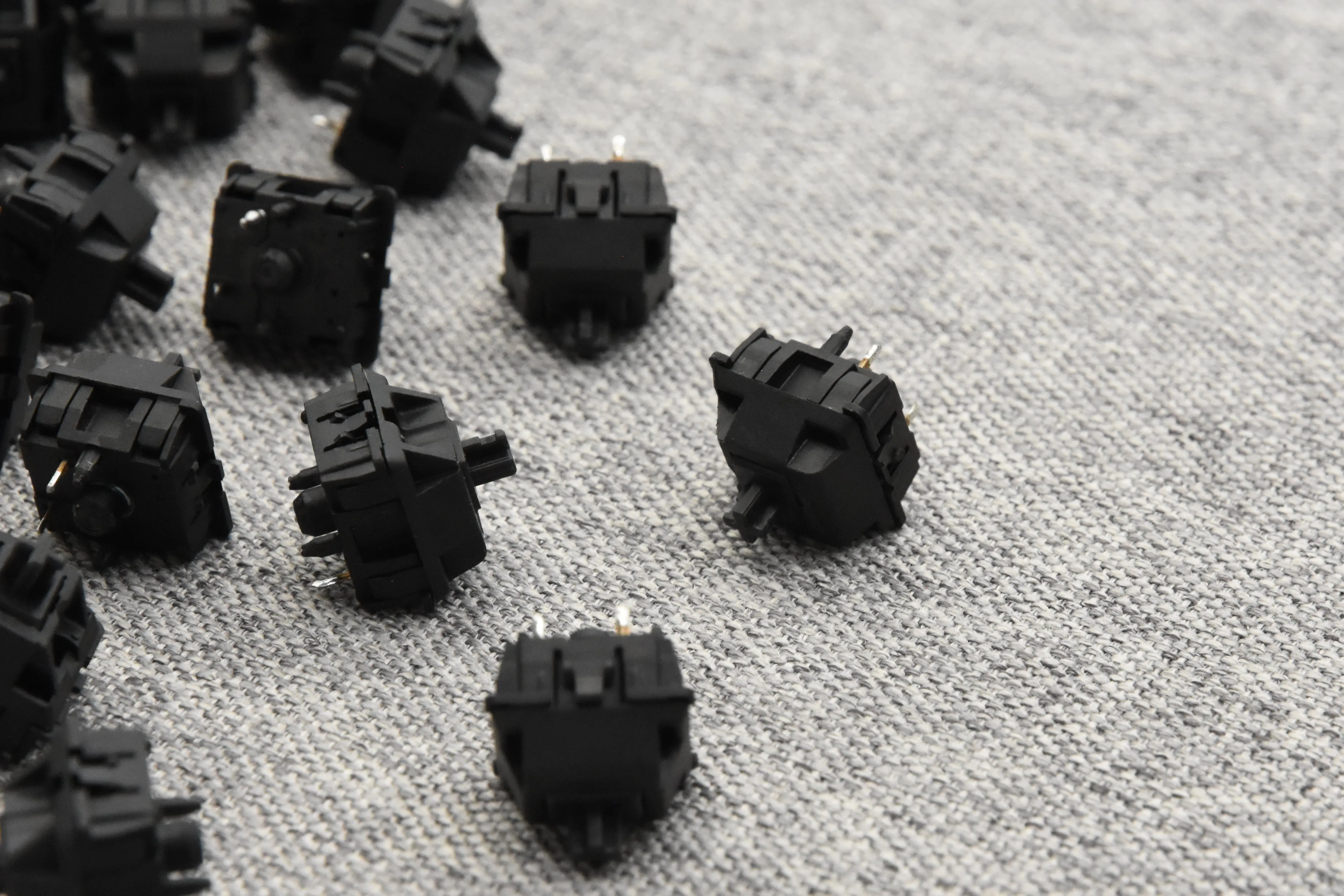 PRE-RETOOLED AND VINTAGE CHERRY MX BLACK SWITCHES (110PCS)