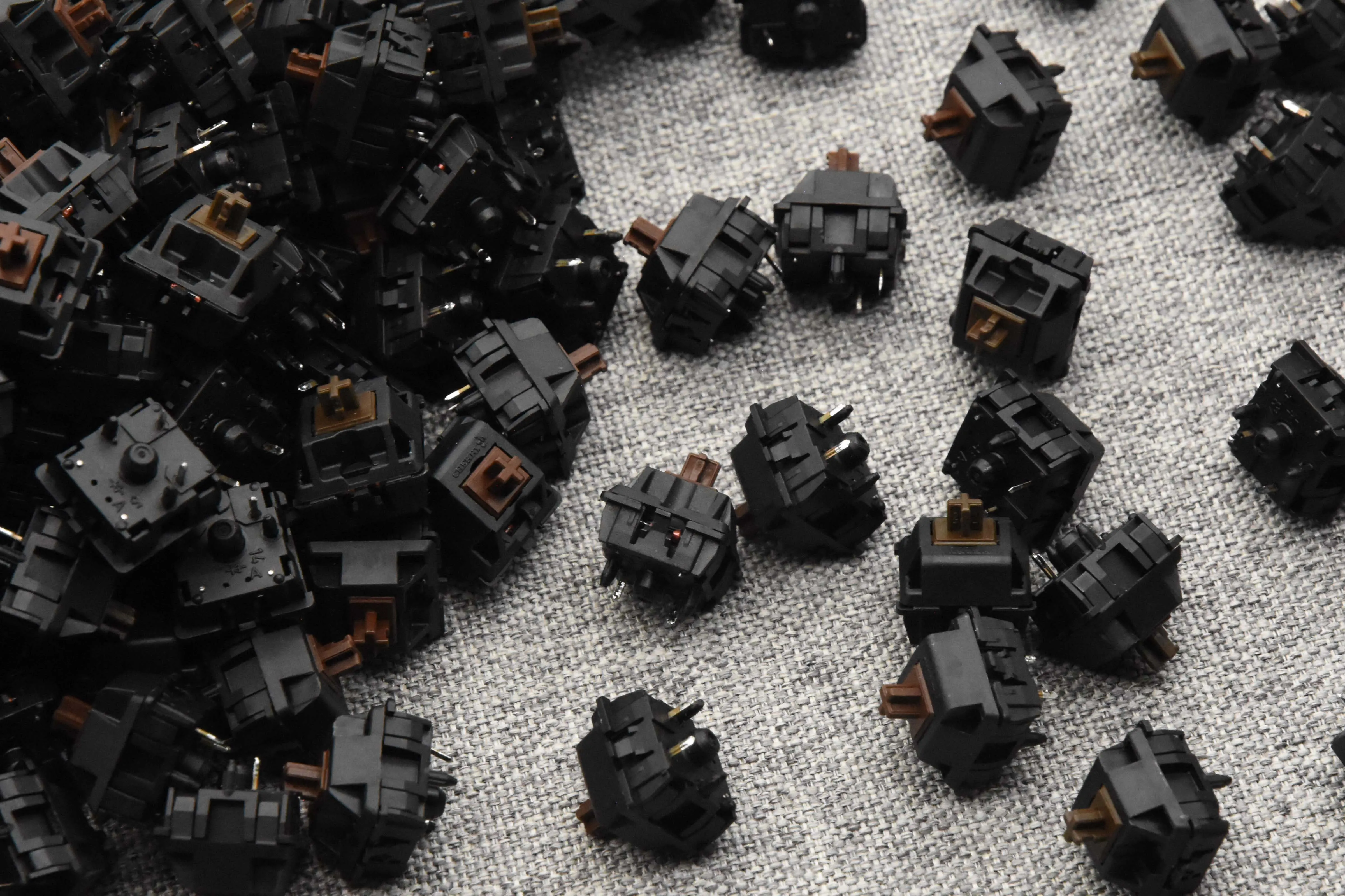 PRE-RETOOLED AND VINTAGE CHERRY MX BLACK SWITCHES (110PCS)