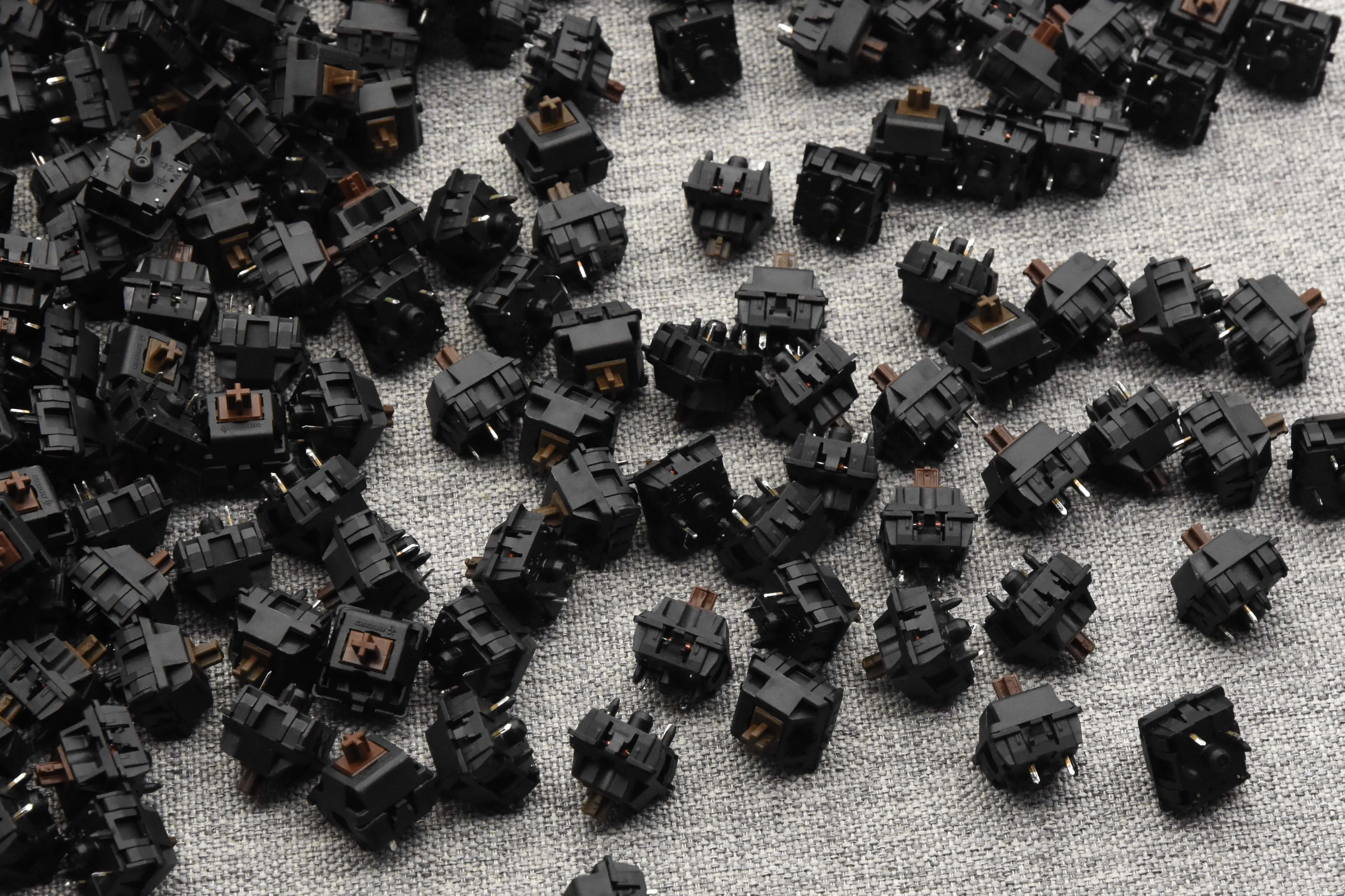 PRE-RETOOLED AND VINTAGE CHERRY MX BLACK SWITCHES (110PCS)