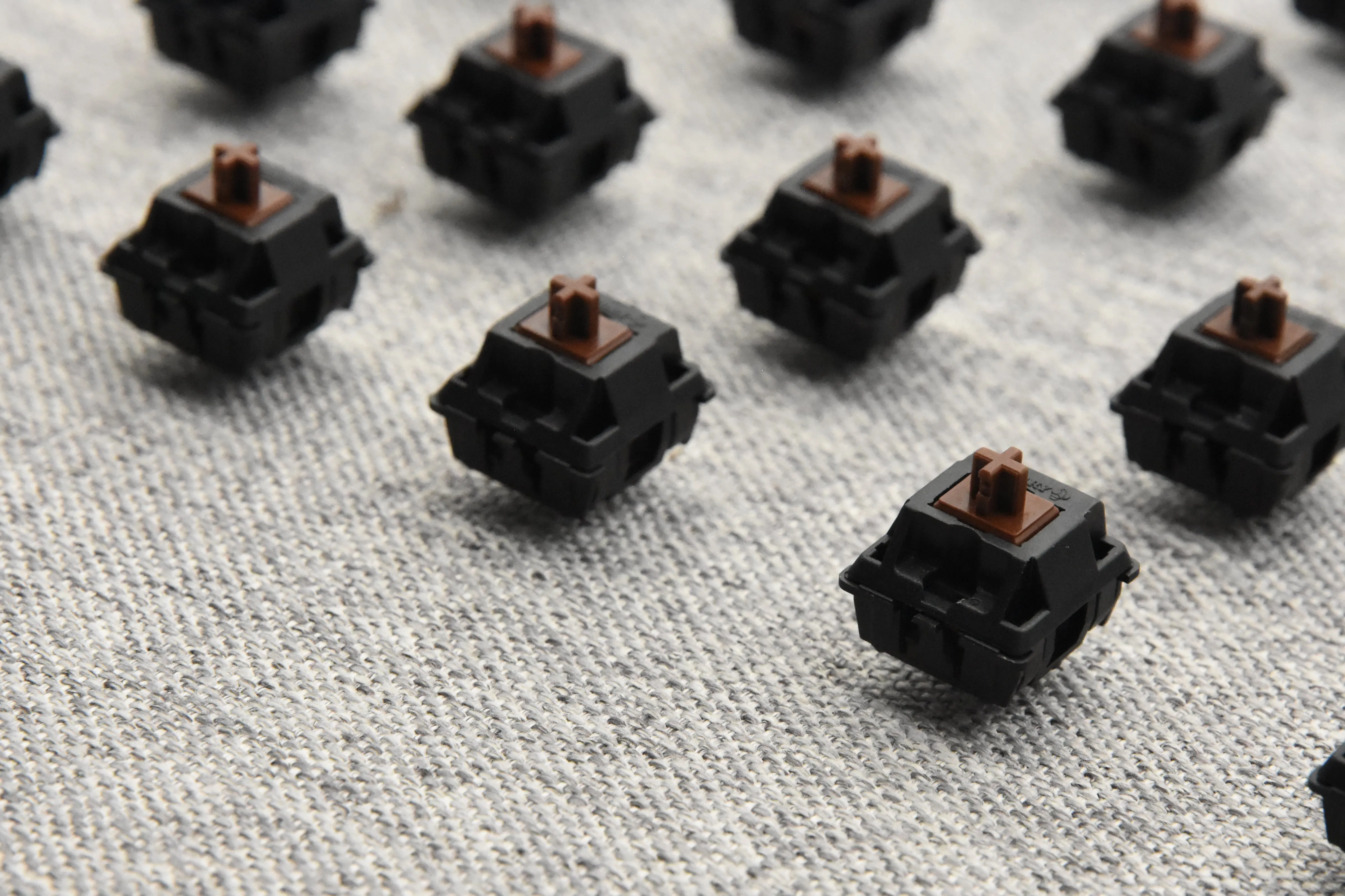 PRE-RETOOLED AND VINTAGE CHERRY MX BLACK SWITCHES (110PCS)