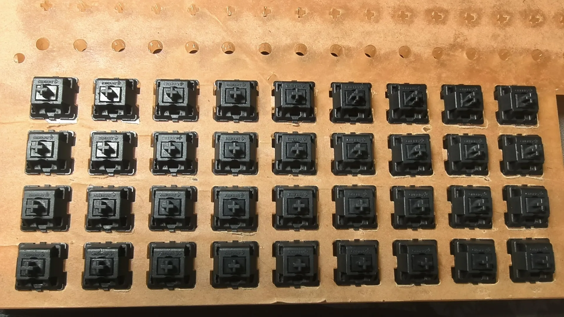 PRE-RETOOLED AND VINTAGE CHERRY MX BLACK SWITCHES (110PCS)