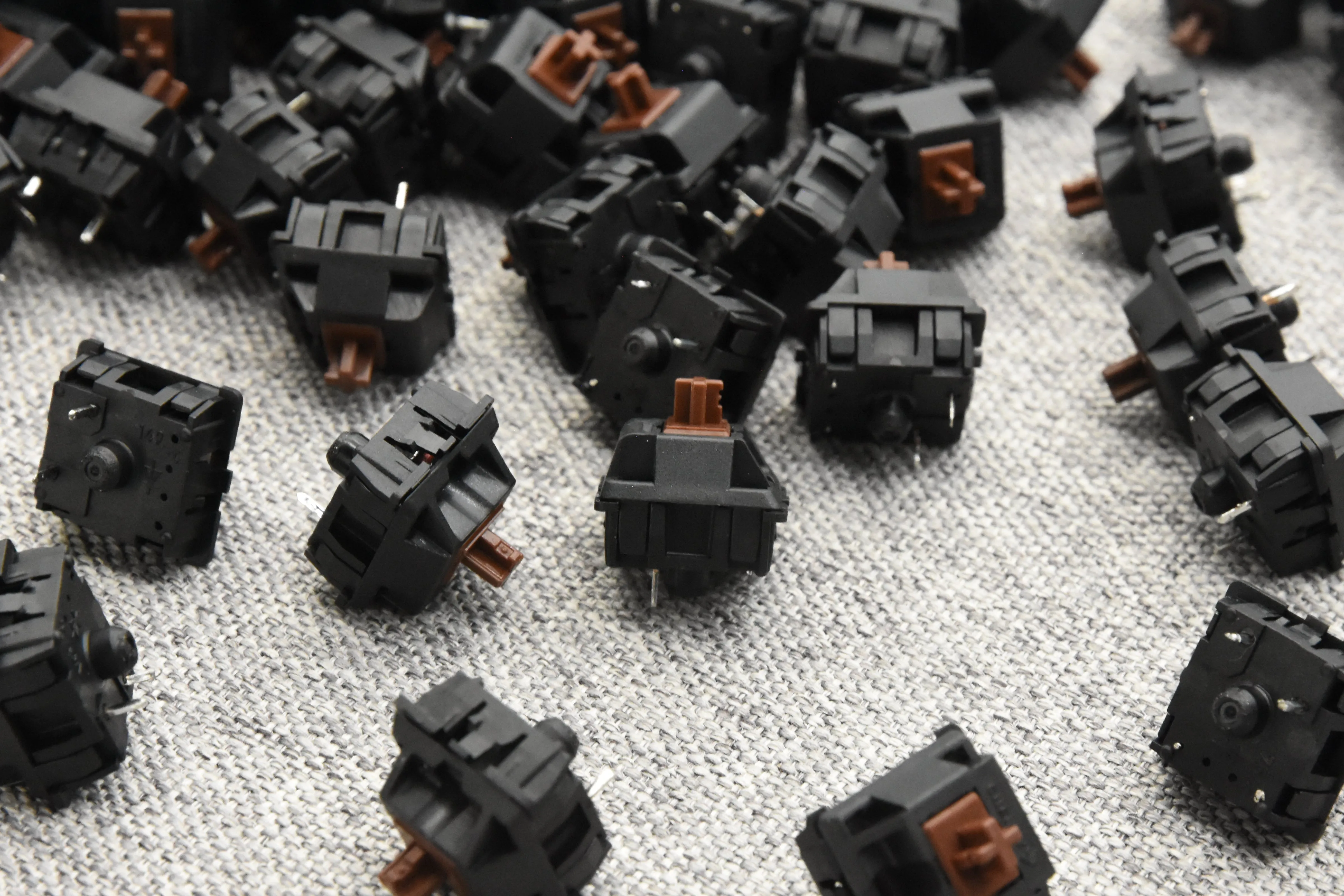 PRE-RETOOLED AND VINTAGE CHERRY MX BLACK SWITCHES (110PCS)