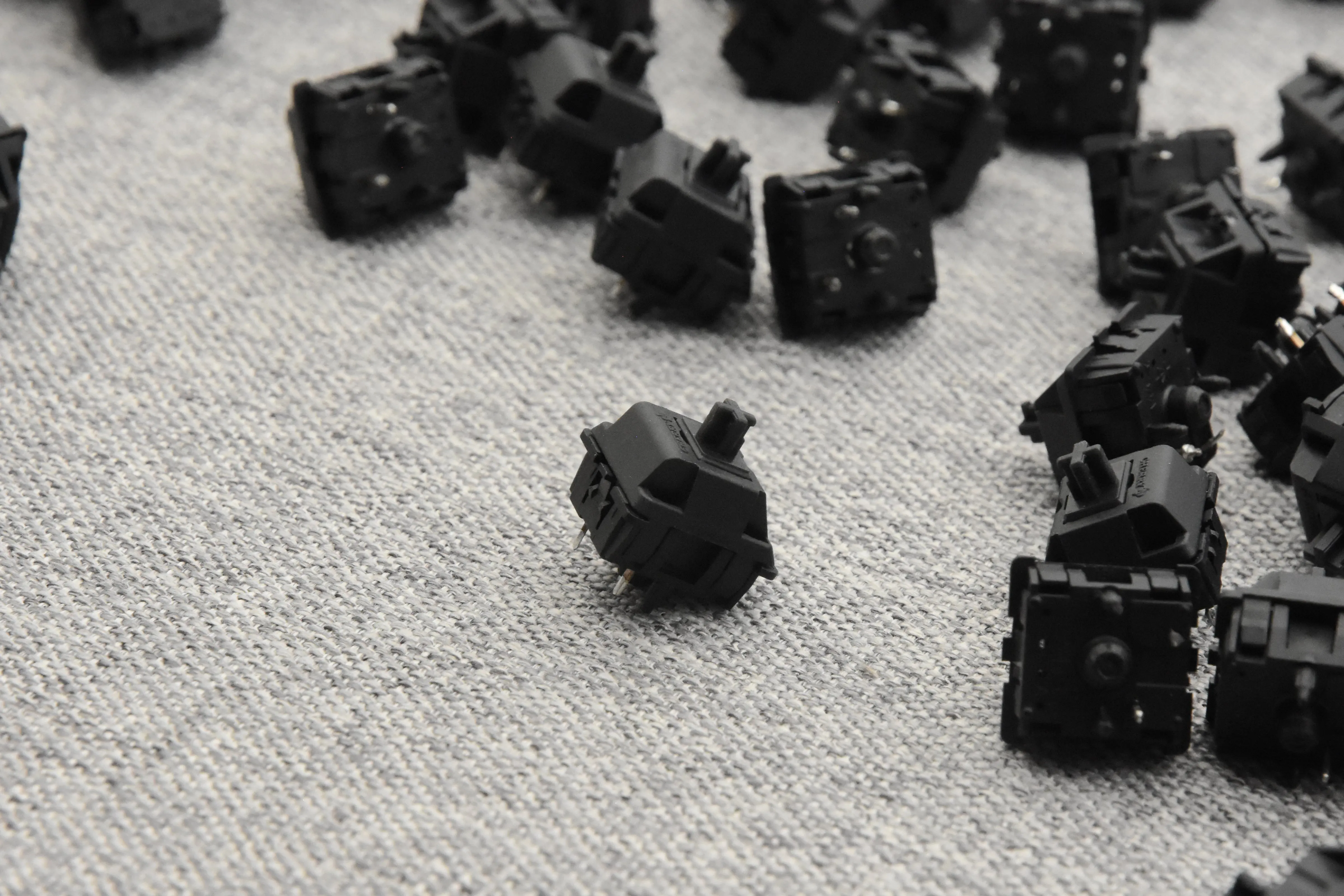 PRE-RETOOLED AND VINTAGE CHERRY MX BLACK SWITCHES (110PCS)