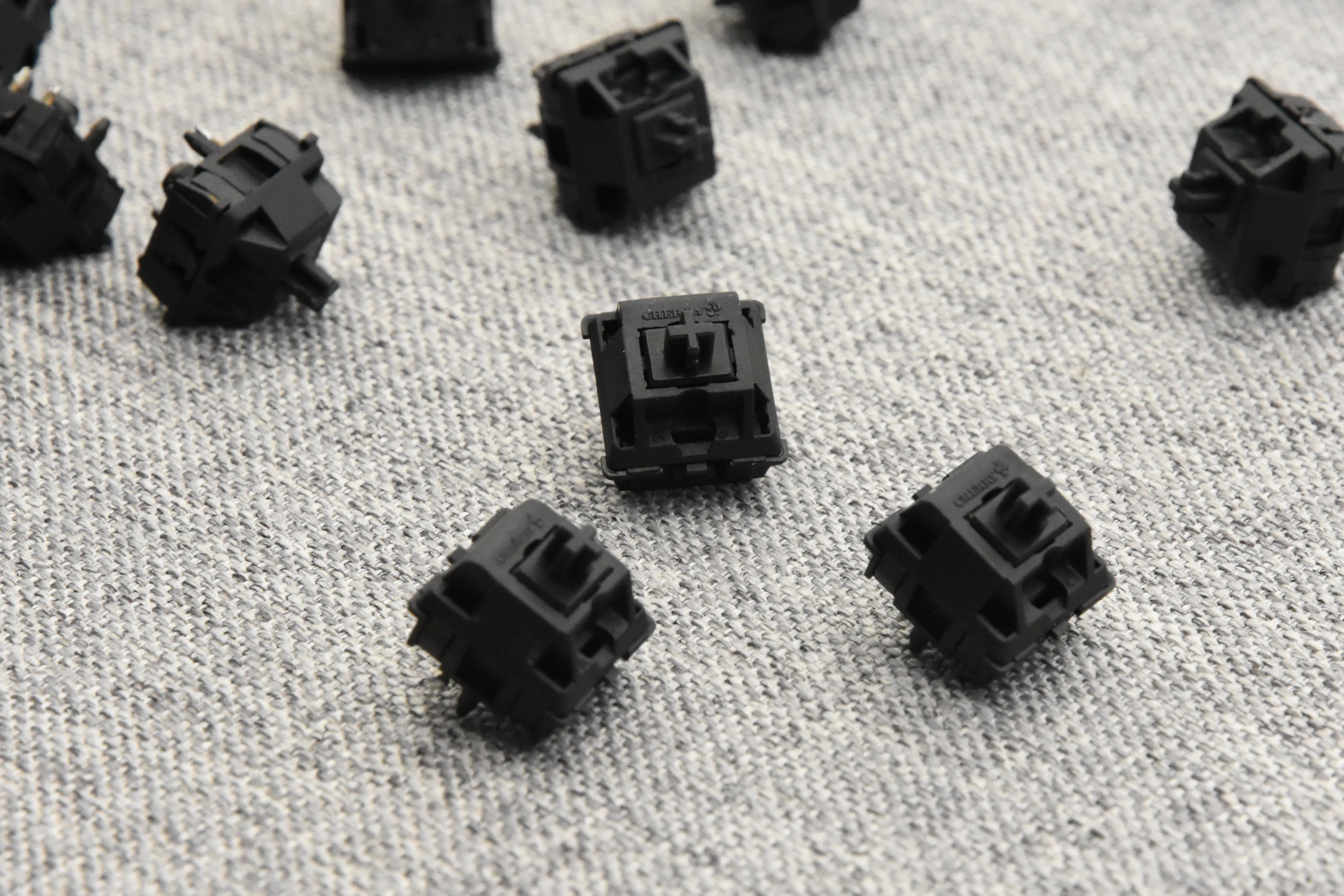 PRE-RETOOLED AND VINTAGE CHERRY MX BLACK SWITCHES (110PCS)