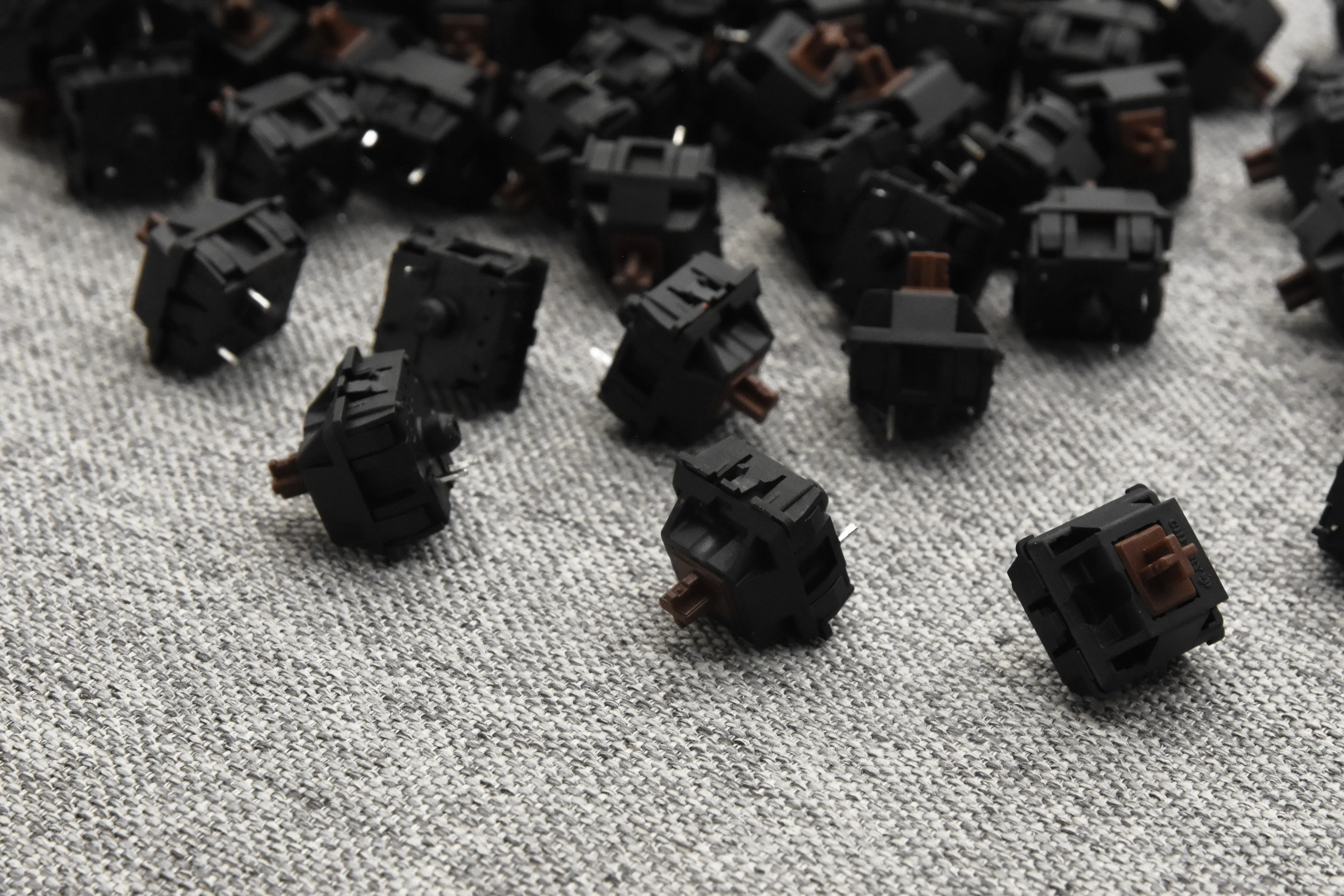 PRE-RETOOLED AND VINTAGE CHERRY MX BLACK SWITCHES (110PCS)