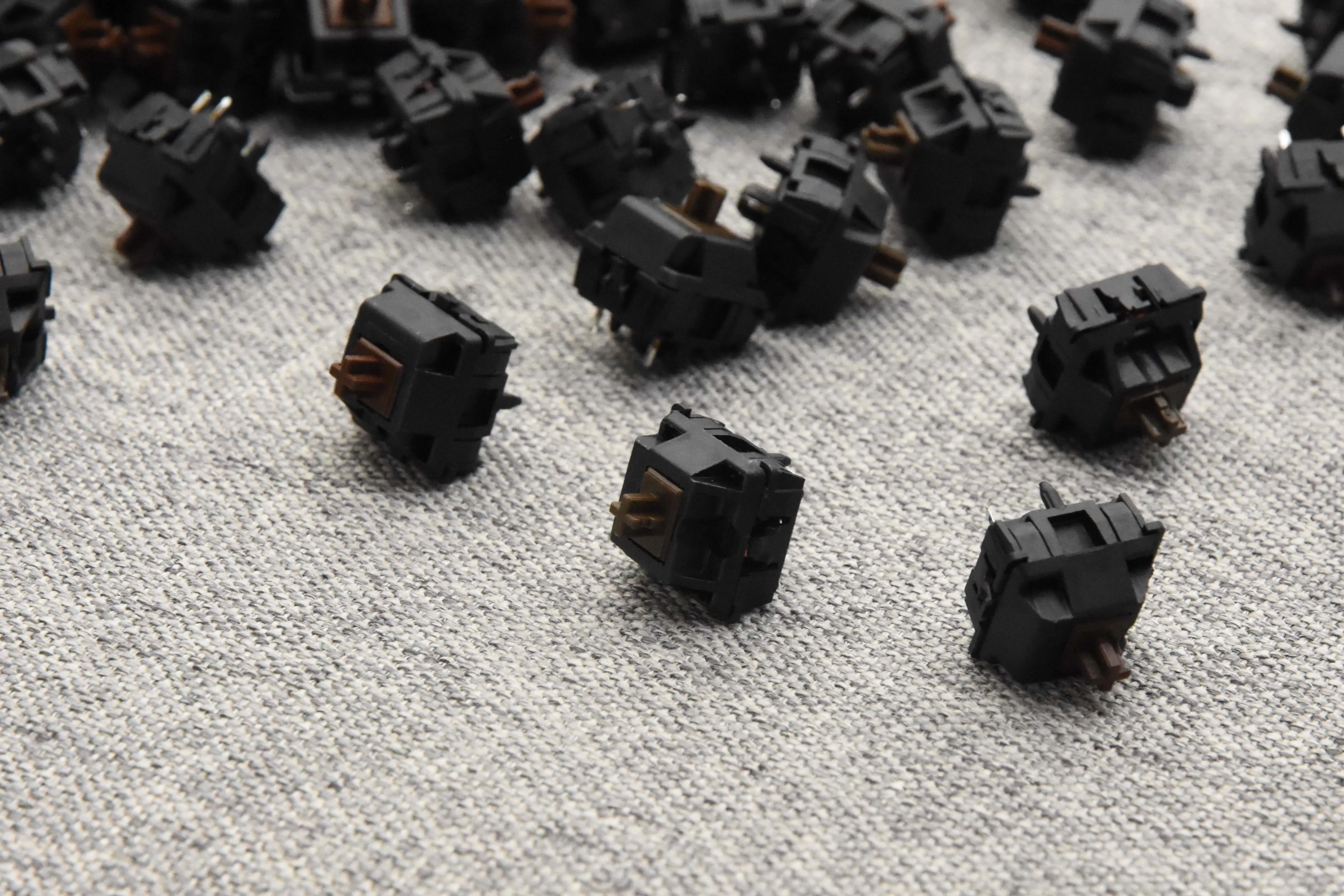 PRE-RETOOLED AND VINTAGE CHERRY MX BLACK SWITCHES (110PCS)