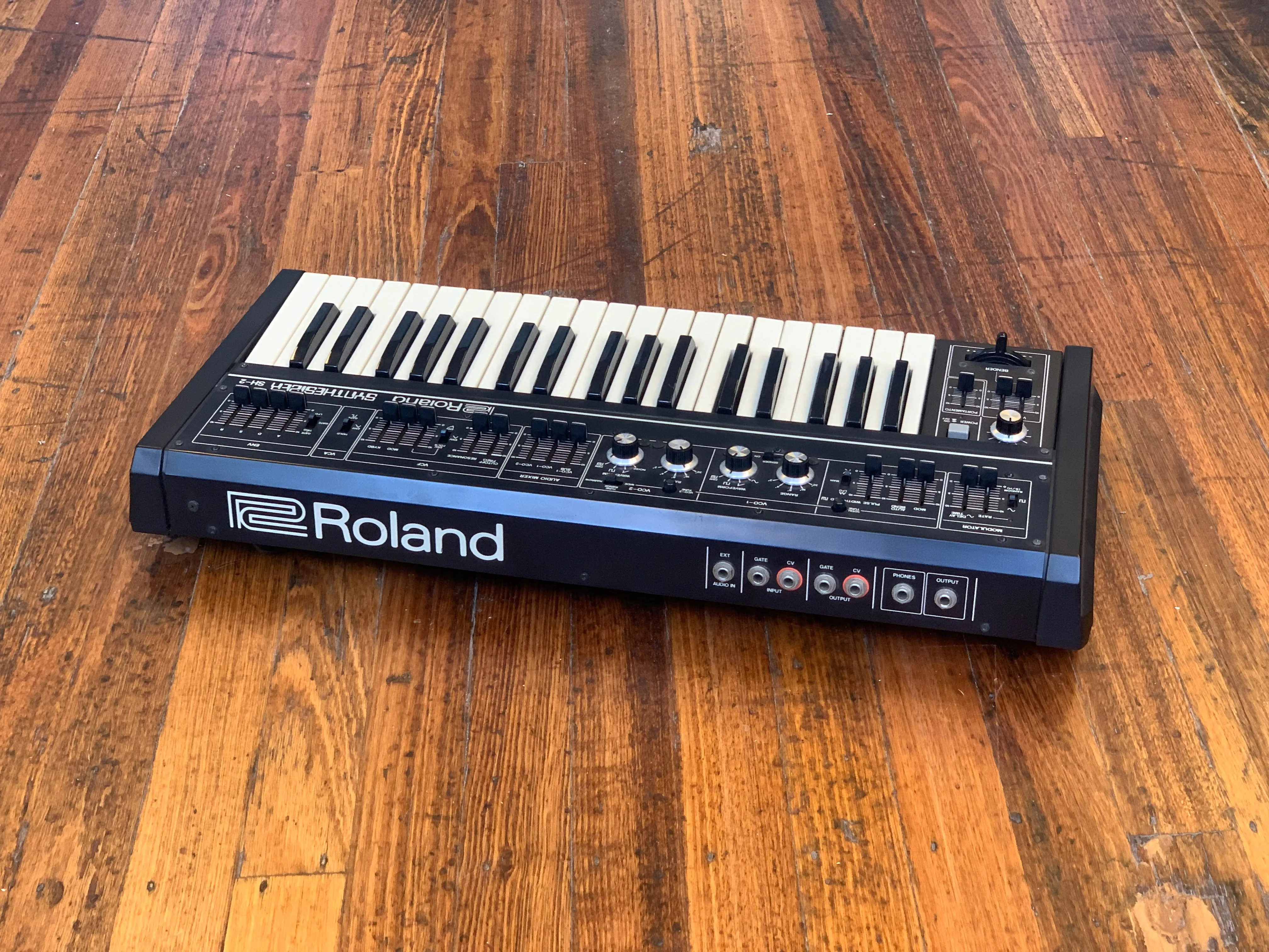 Roland SH-2