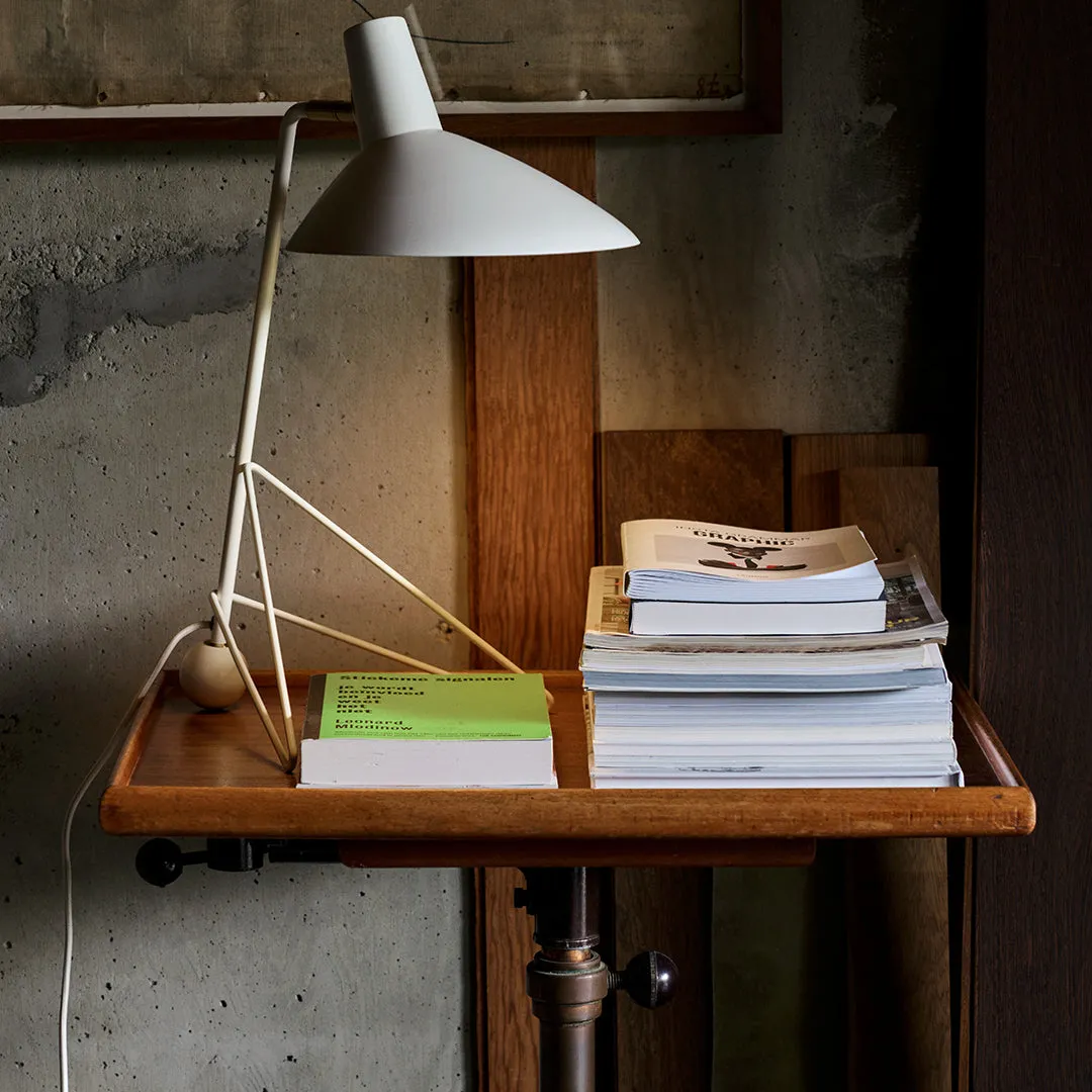 Tripod HM9 Table Lamp