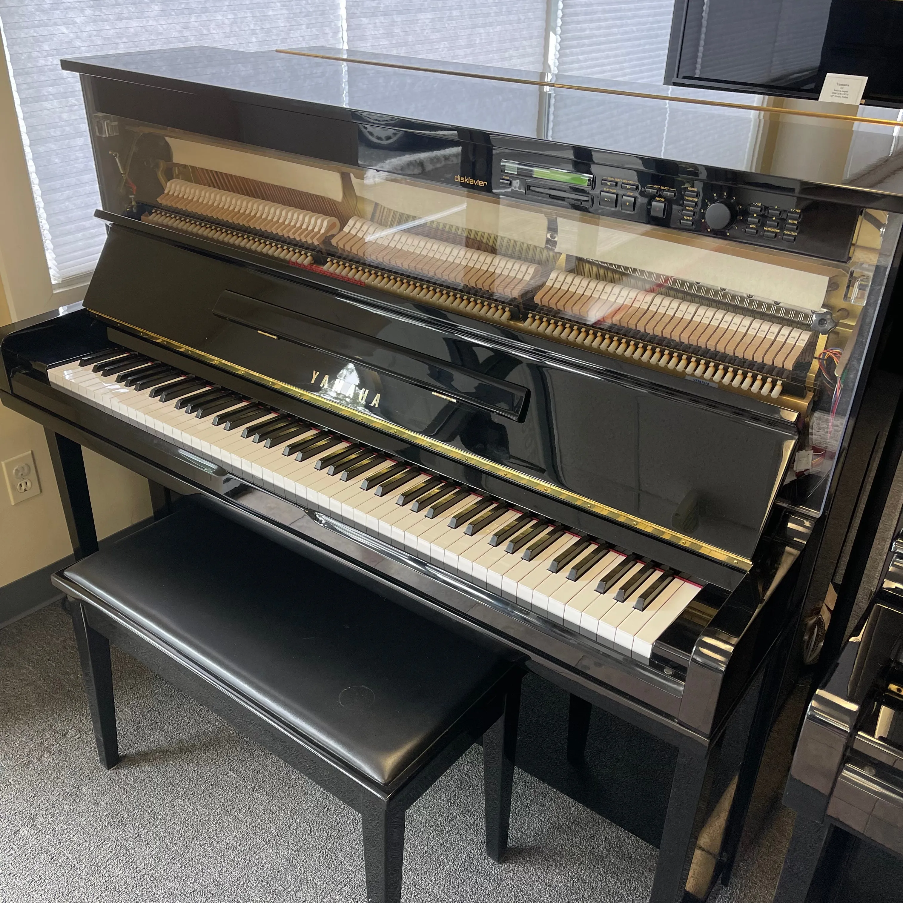 Yamaha U1 (48'') Acrylic Front